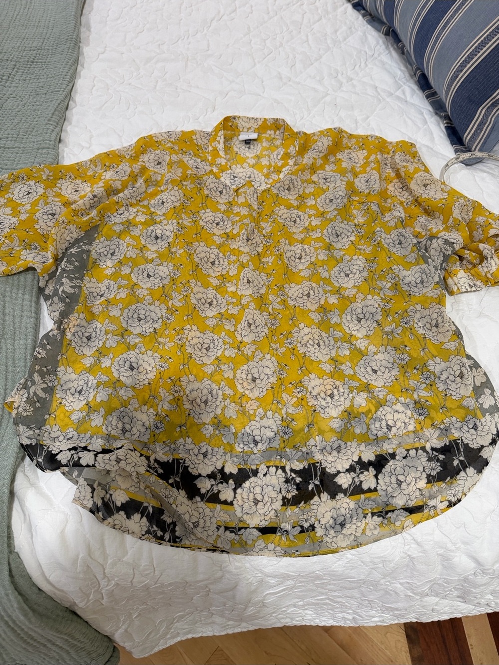 Cabi Amelia gather Small blouse  in Mustard Yellow